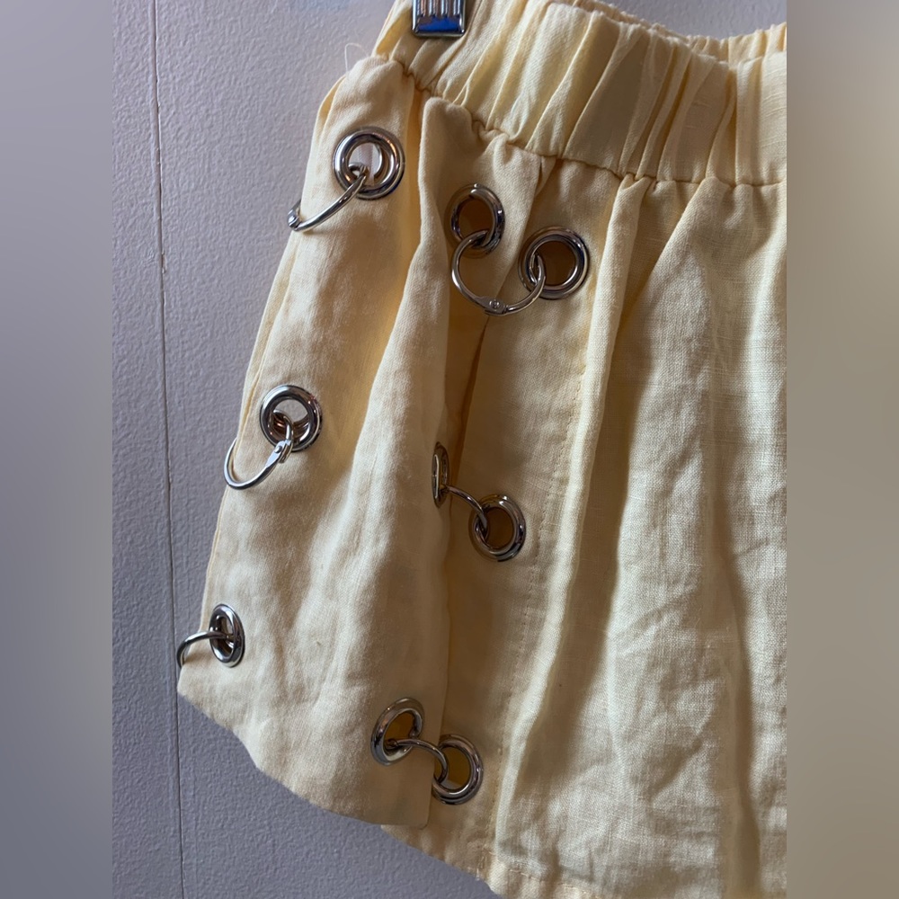 Millau Side Loop Grommet Linen Short - image 5